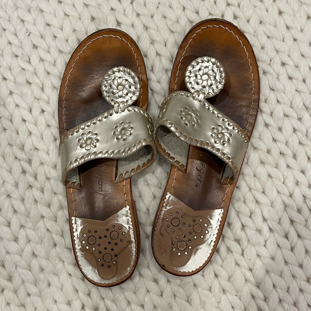 SIZE 7 women’s Jack Rogers in gold